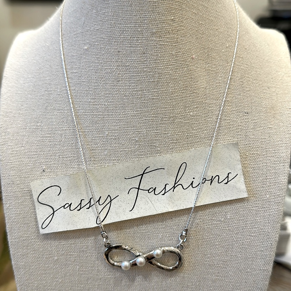 Brand New  Grace & Heart Infinity Pearl Necklace